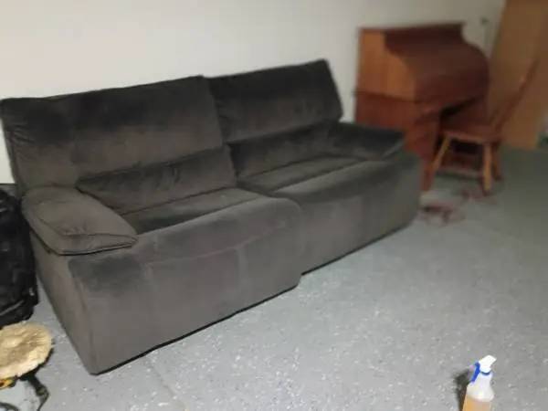 Automatic reclining couch