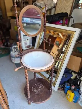 Vintage style Water Basin with Mirror