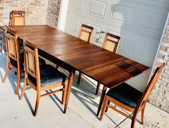 Reduced***Mid century modern - 6 chairs -sturdy & like new