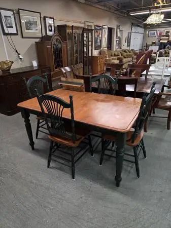 Country Style Dining Table with Four Chairs & Single Leaf #536-13