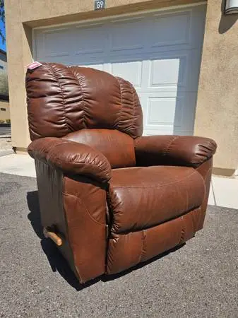 NEW LAZY BOY ROCKER RECLINER CHAIR