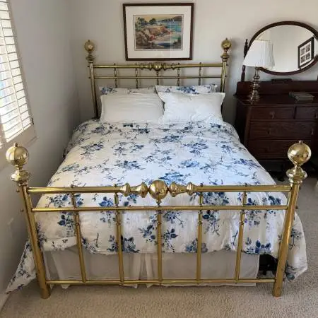 Vintage Polished Brass Queen Bed Frame With Mattress And Box Spring