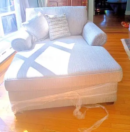 BRAND NEW BEAUTIFUL CHAISE LOUNGE sofa — 50% OFF — MY LOSS, YOUR WIN!