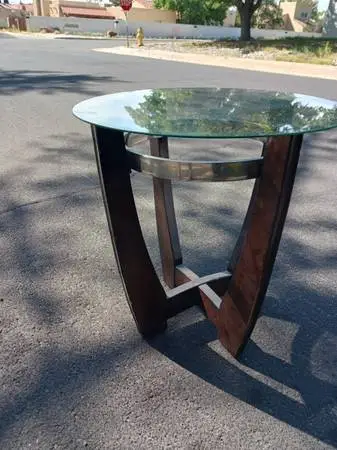 (2) End tables