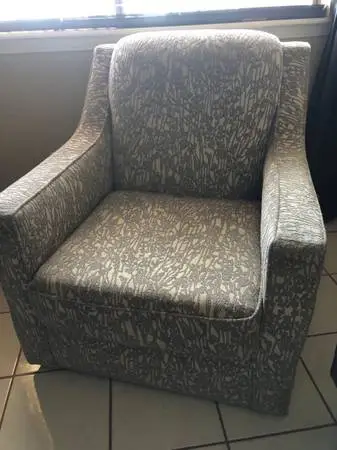 Swivel chair/ sillón giratorio