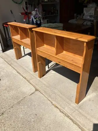 TWIN BOOKCASE HEADBOARD