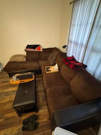 *** Dark Brown Sectional Couch / Sofa in Good Condition ***