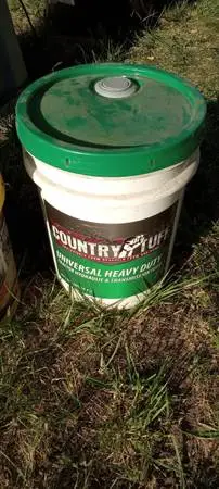 5 gallon buckets of new Universal Hydraulic fluid