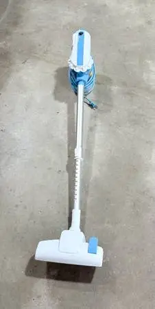 Adjustable stick vacuum cleaner - Good condition - works good