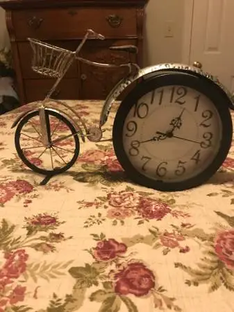 A bicycle clock