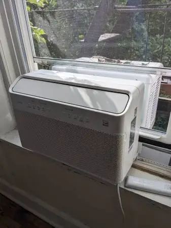 Midea U-shaped Air Conditioner 8k BTU