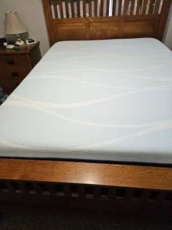 For Sale: Queen Tempur-Pedic LuxeBreeze Mattress with Adjustable base