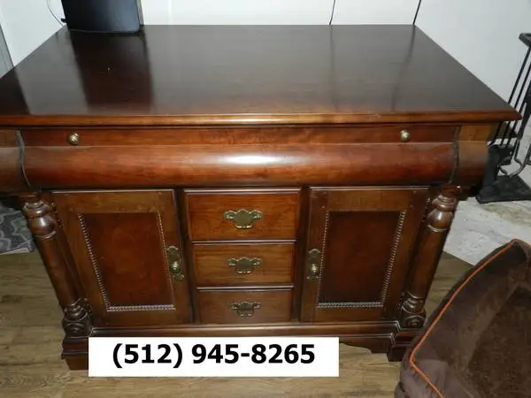 Universal Traditional Cherry Entertainment Base / TV Console