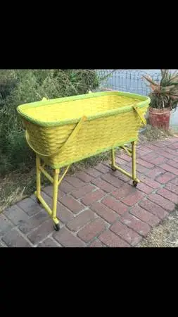Original 1940s Wooden Bassinet/Grocery Cart😄perfect condition