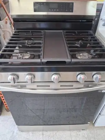 NEW Samsung Gas Range and Oven