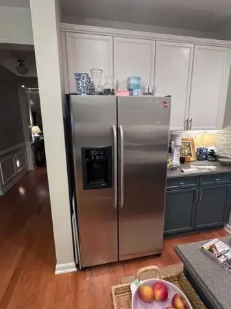 GE Side-by-Side Refrigerator 25-cu ft