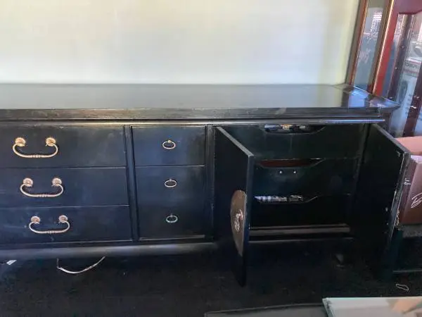 Chinese Cabinet