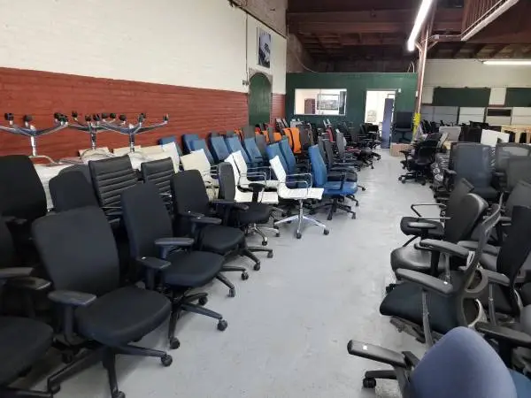 OVER 1000 OFFICE CHAIRS (commercial grade)      -can deliver-