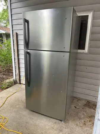 Refrigerator