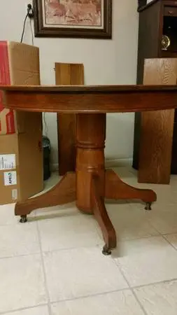 Pedestal Table