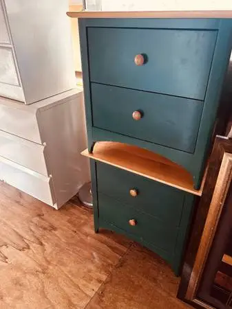 2 kelly green matching nite  stands excellent condition