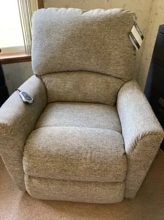 LAZY BOY POWER LIFT RECLINER