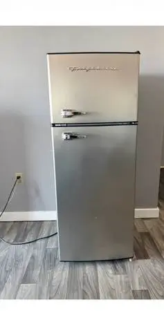 FRIGIDAIRE FRIDGE