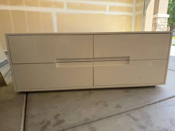 CB2 GALLERY 4-DRAWER LOW DRESSER – HIGH GLOSS WHITE – 62