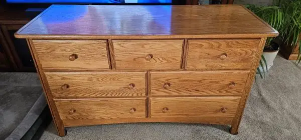 Solid Oak 7 Drawer Dresser / Chest of Drawers