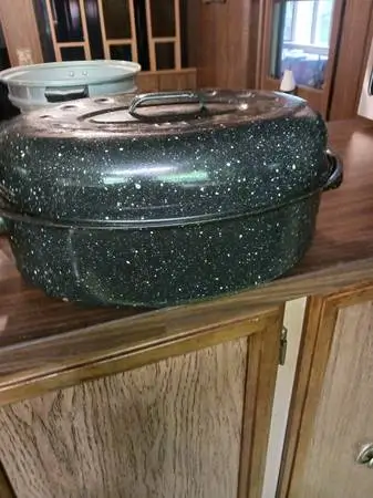 Roasting pan