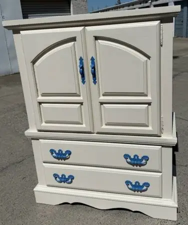 Armoire dresser