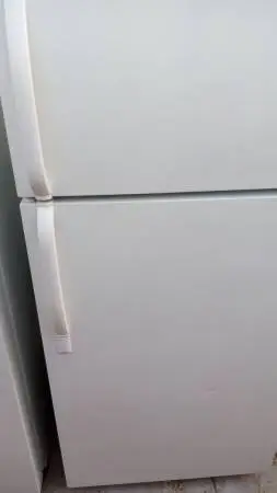 Frigidaire 18 cubic foot refrigerator $200.00
