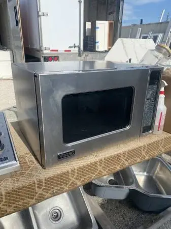 SS Viking Microwave Oven 1.5 Cu Ft Model #VMOC205SS Used