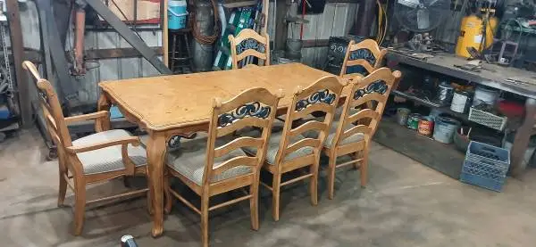 Table and 6 chairs