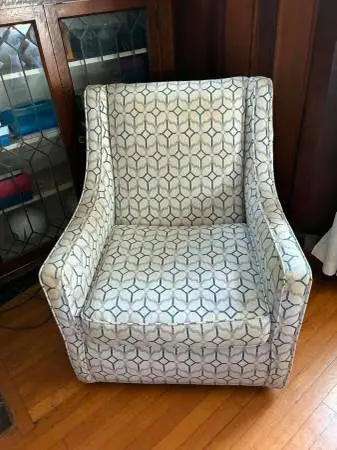 2 Blue/Cream Geometric Swivel Accent Chairs – Same-Day Discount!