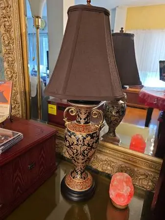 Bombay vintage Chinese Lamp