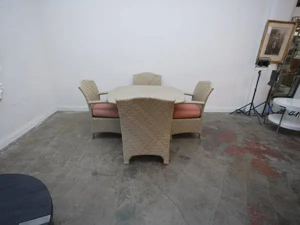 Hawaii Industry Outdoor Dining Set Table & 4 Chairs 48W  x 48 D x 30