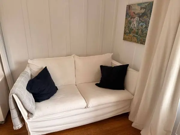 2-seater white Loveseat sofa