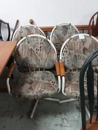 4-Cushion Chairs  10035