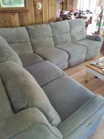 Couch W electric Footrest and headrest