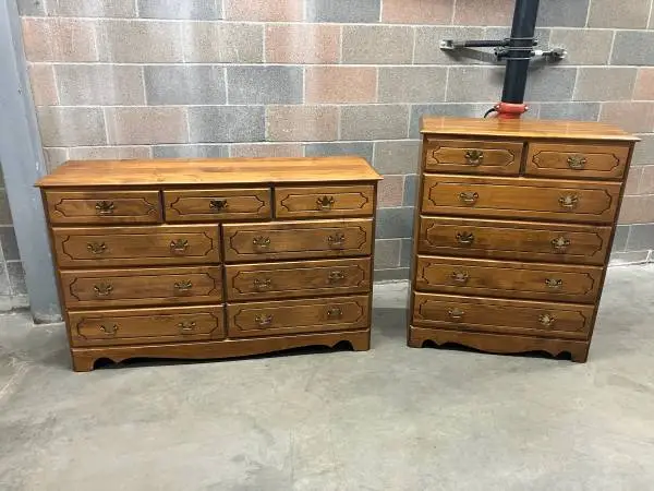 HUGE DEAL on a Vintage Knotty Pine Dresser Set!