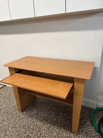 Computer desk