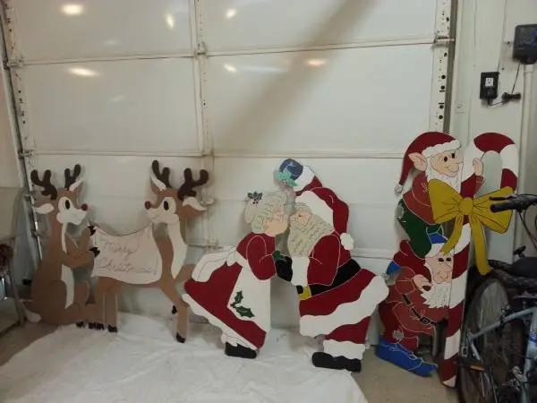 Christmas Decor: yard art,tree Toppers, decorations