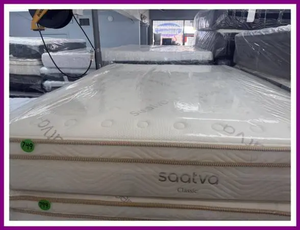 QUEEN SIZE SAATVA CLASSIC MATTRESS & BOX SPRING BED SET