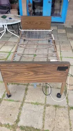 Electric hospital bed