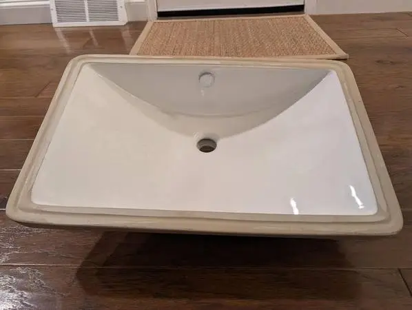 Kraus Elavo Ceramic 23.25-in Undermount Modern White Bathroom Sink