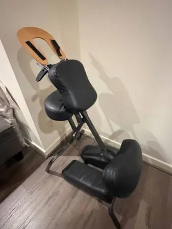 MASSAGE CHAIR