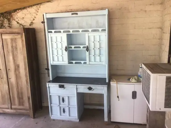 Vintage Harbour House bedroom desk with shelf