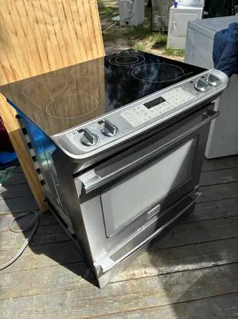 Frigidaire slide in stove electric
