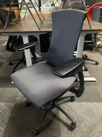 🪑 Herman Miller Embody Chair – Gray